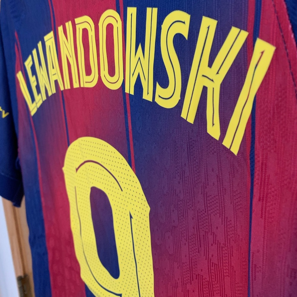 Barcelona 2025/2026 Jerseys - Picture 14 of 15